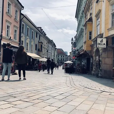 Centrum - Moderny Komfortny * ブラチスラヴァ