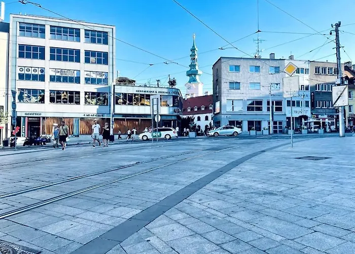 Centrum - Moderny Komfortny * براتسيلافا